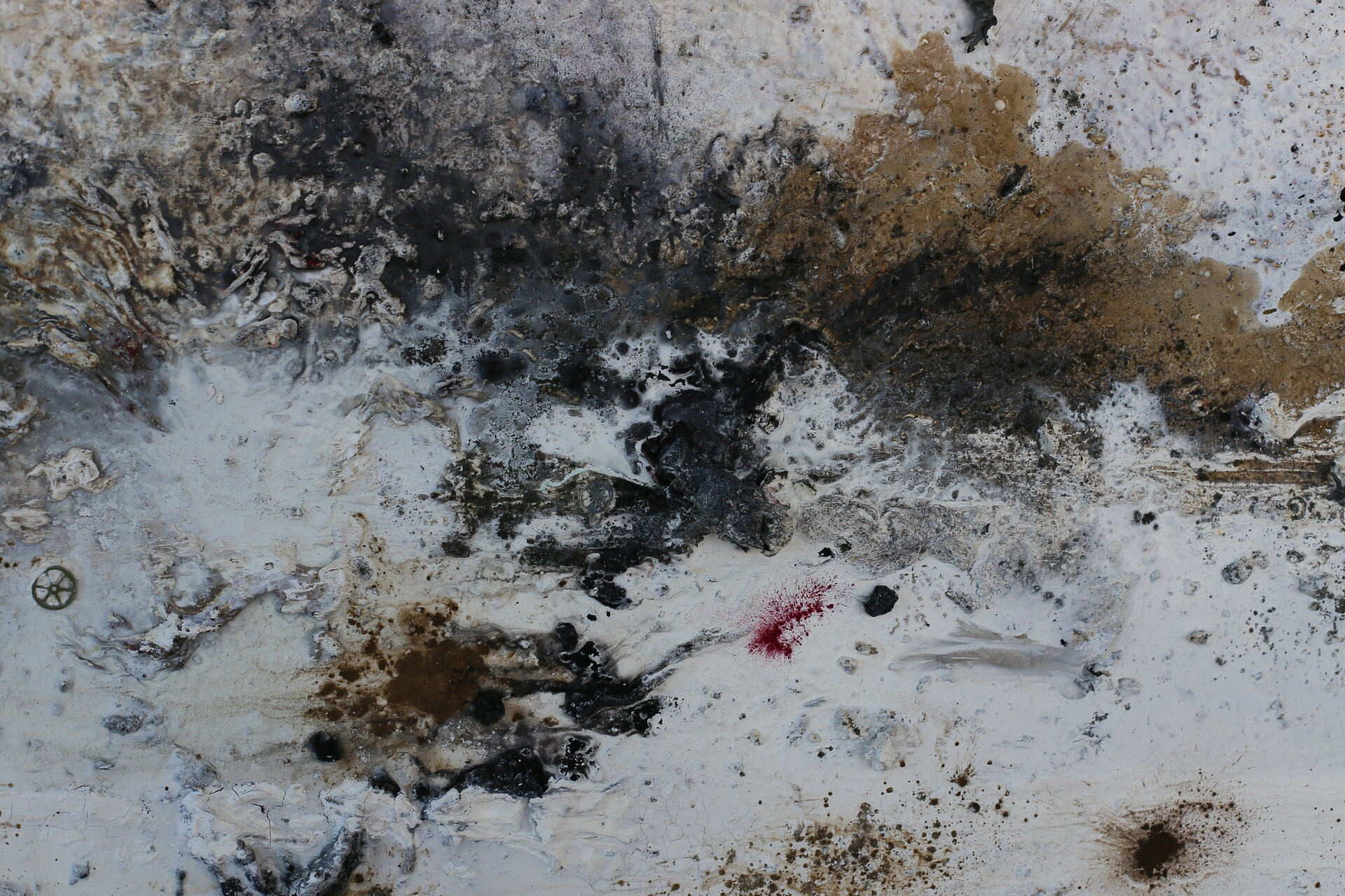 Auf diesem Bild sieht man ein Abschnitt eines Kunstwerk auf einer großformatigen Leinwand des Künstlers Karl Hadwig Kaltner. 